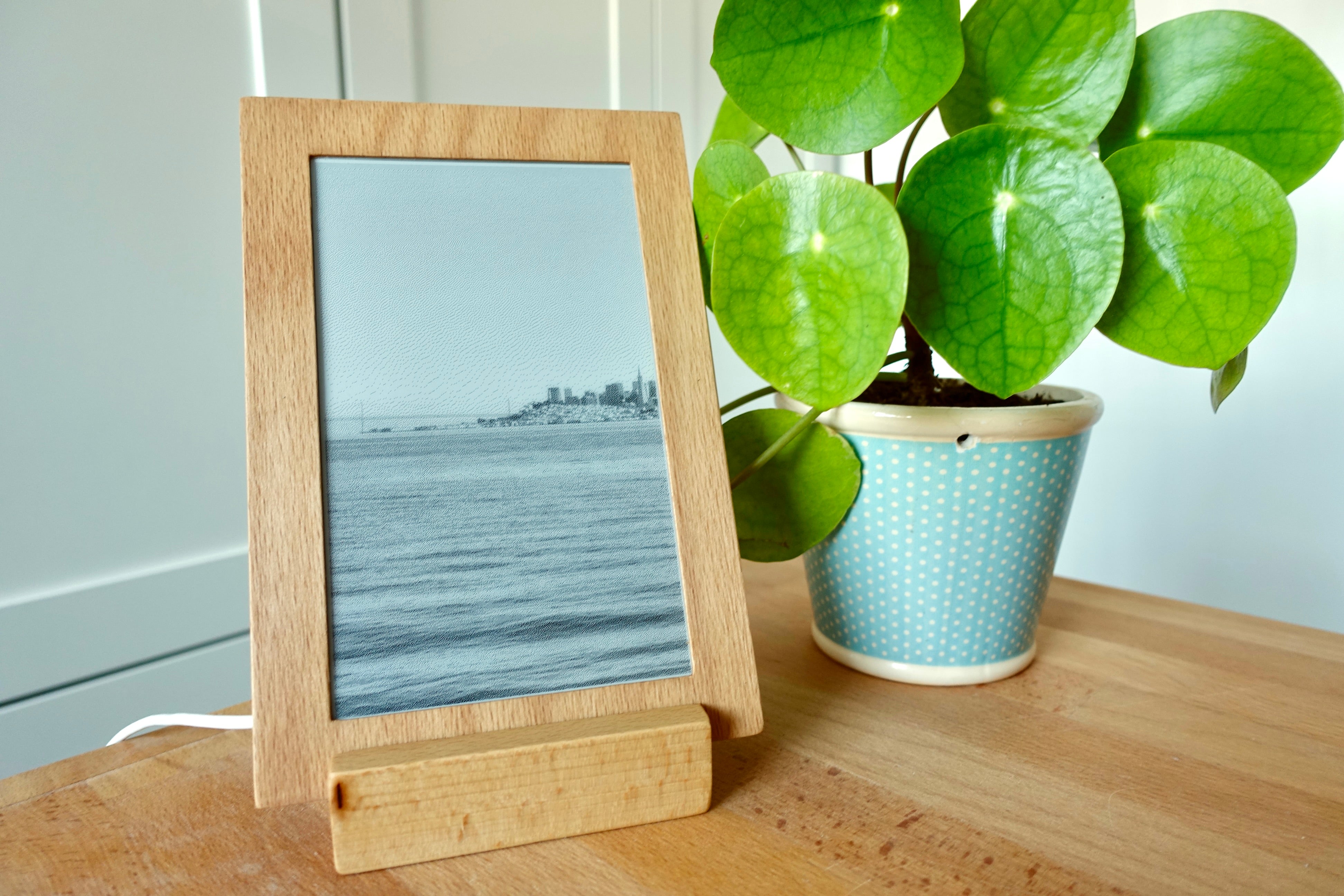 The Invisible Screen - an e-Paper Smart Display – Invisible Computers